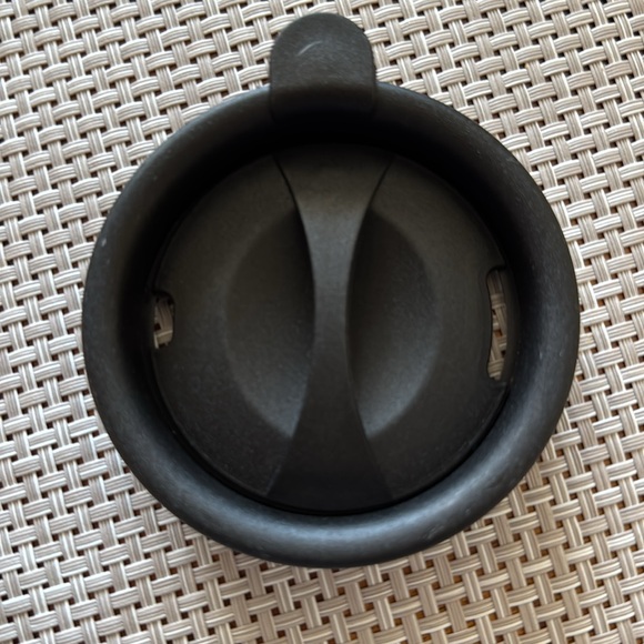 Lg coffee mug with lid NWOT 💗💗 - Picture 3 of 9